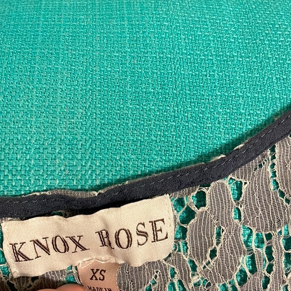 Knox Rose Sleeveless Top - Picture 2 of 5